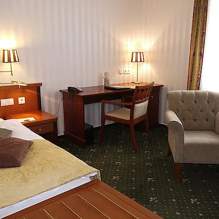 Schwarzer Adler 3* Suelzetal