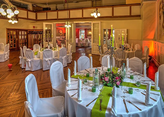 Hotell Schwarzer Adler 3*